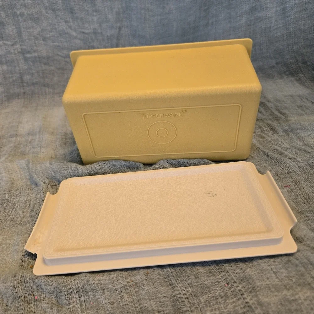 Vintage Tupperware Butter Keeper Dish Harvest Gold‎ Lid Beige Base
